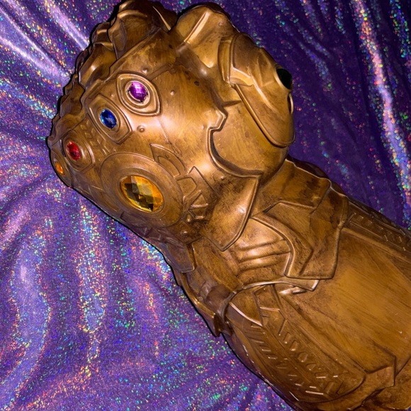 DISNEY Parks Marvel Thanos Infinity Gauntlet Souvenir Cup - Picture 2 of 9